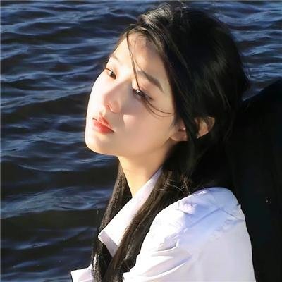 当她恋爱时海报